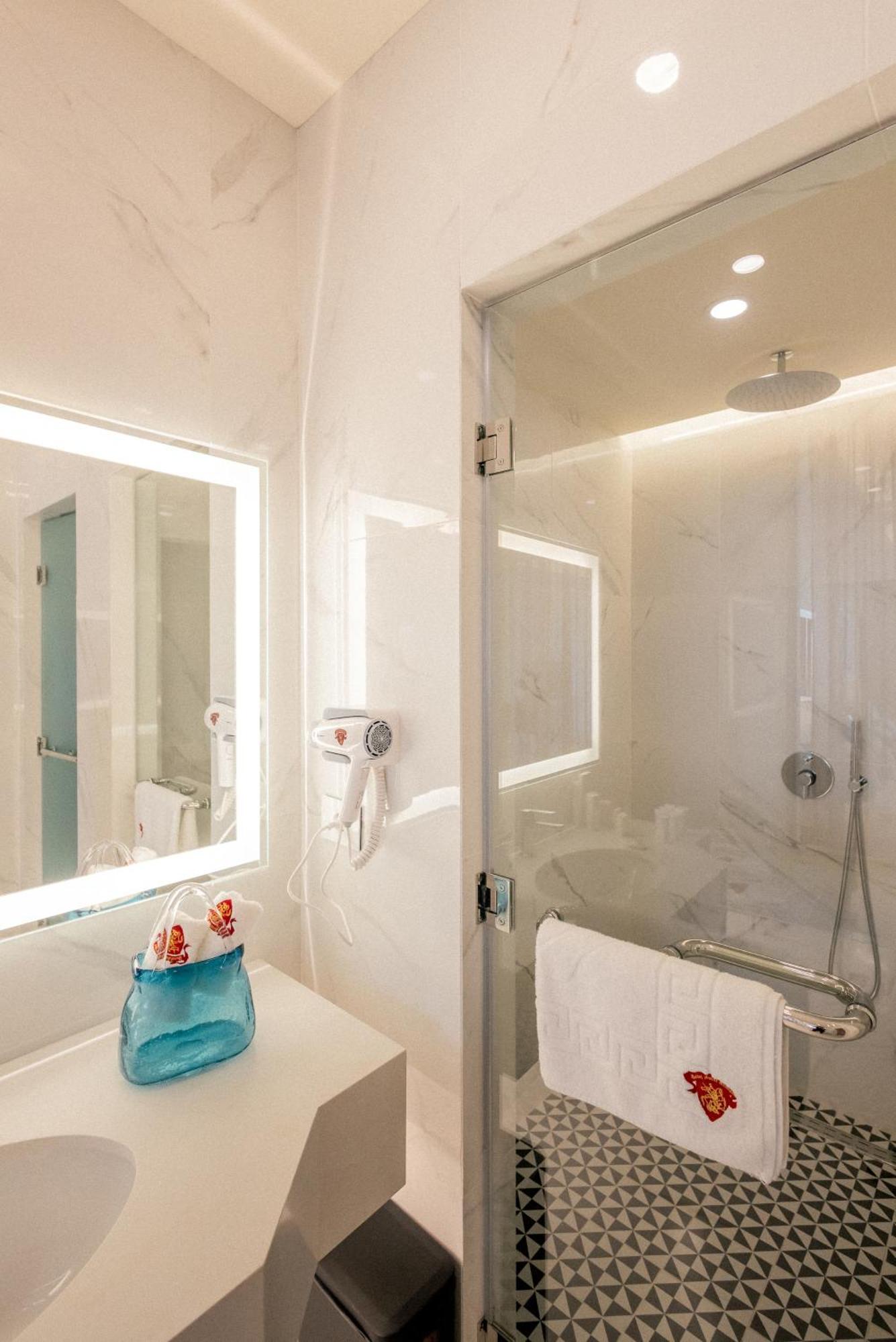 Hotel Saint Georges Beirut Al Marfa' ภายนอก รูปภาพ