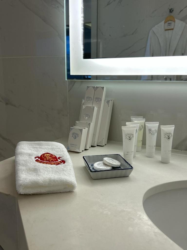 Hotel Saint Georges Beirut Al Marfa' ภายนอก รูปภาพ