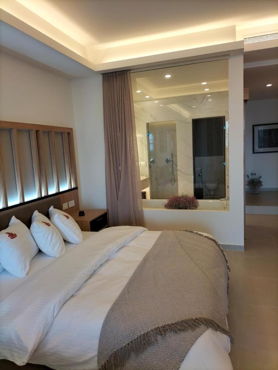 Hotel Saint Georges Beirut Al Marfa' ภายนอก รูปภาพ